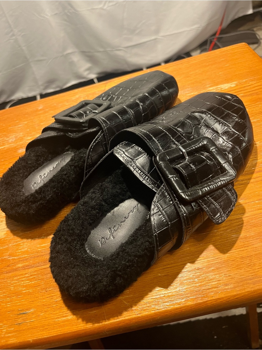 Definery black croc-embossed Loop Style large Buckle Fur Lined Cozy mules SZ 38